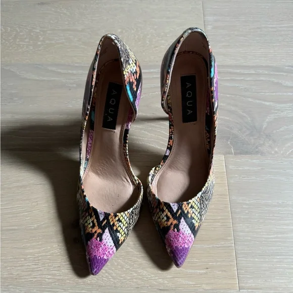 Aqua Women's Dion Half d'Orsay High-Heel Pumps - Picture 4 of 10